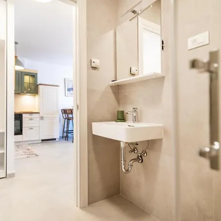 Mira Apartment *