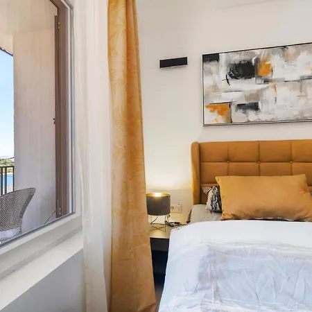 Apartment Mira