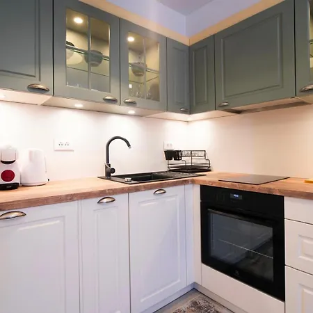 Mira Apartman Stomorska